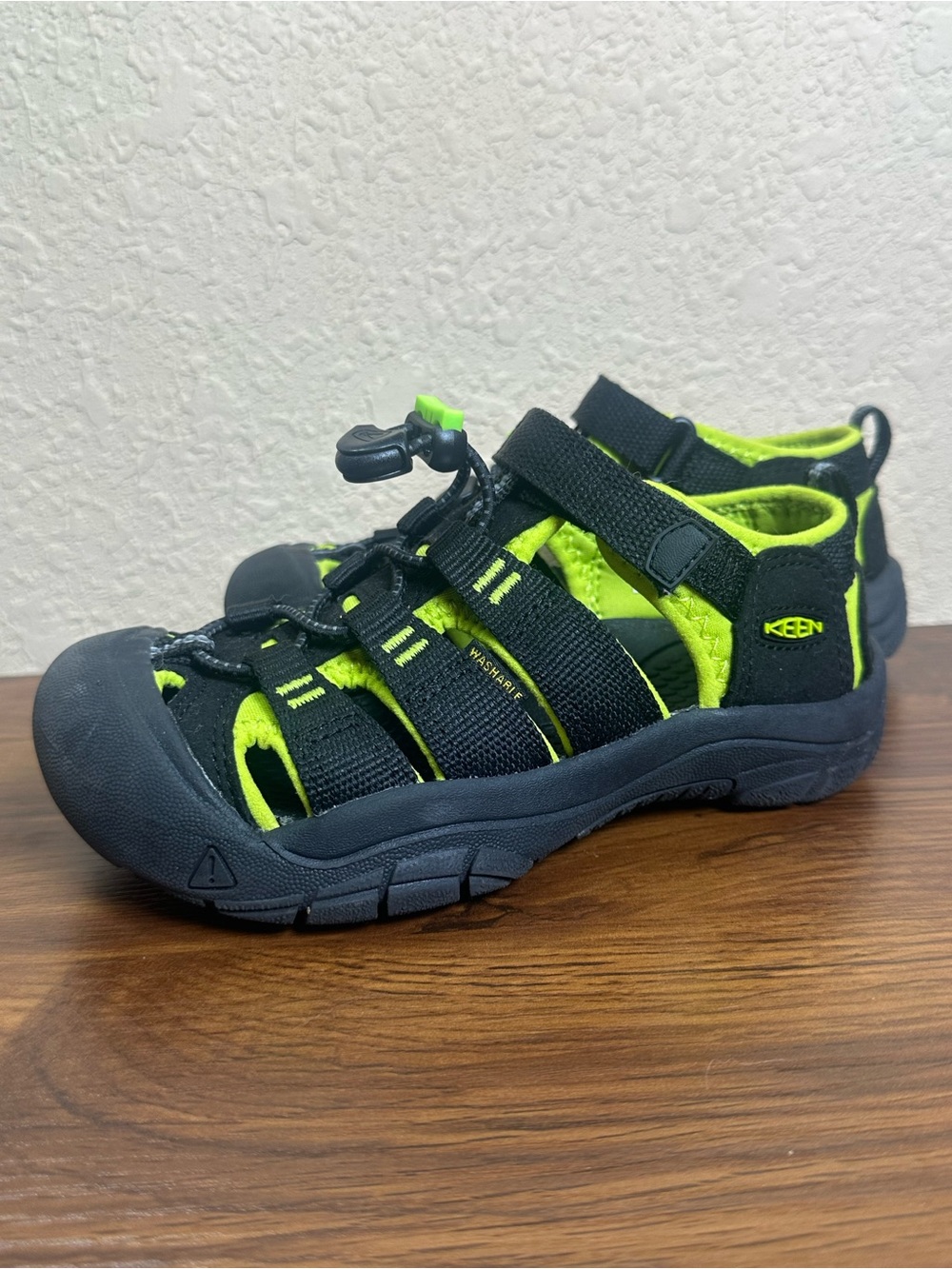 KEEN Newport H2 Kids Sandals Size 13 Black Lime Green Hiking Water Shoes 1009965 - Picture 6 of 12